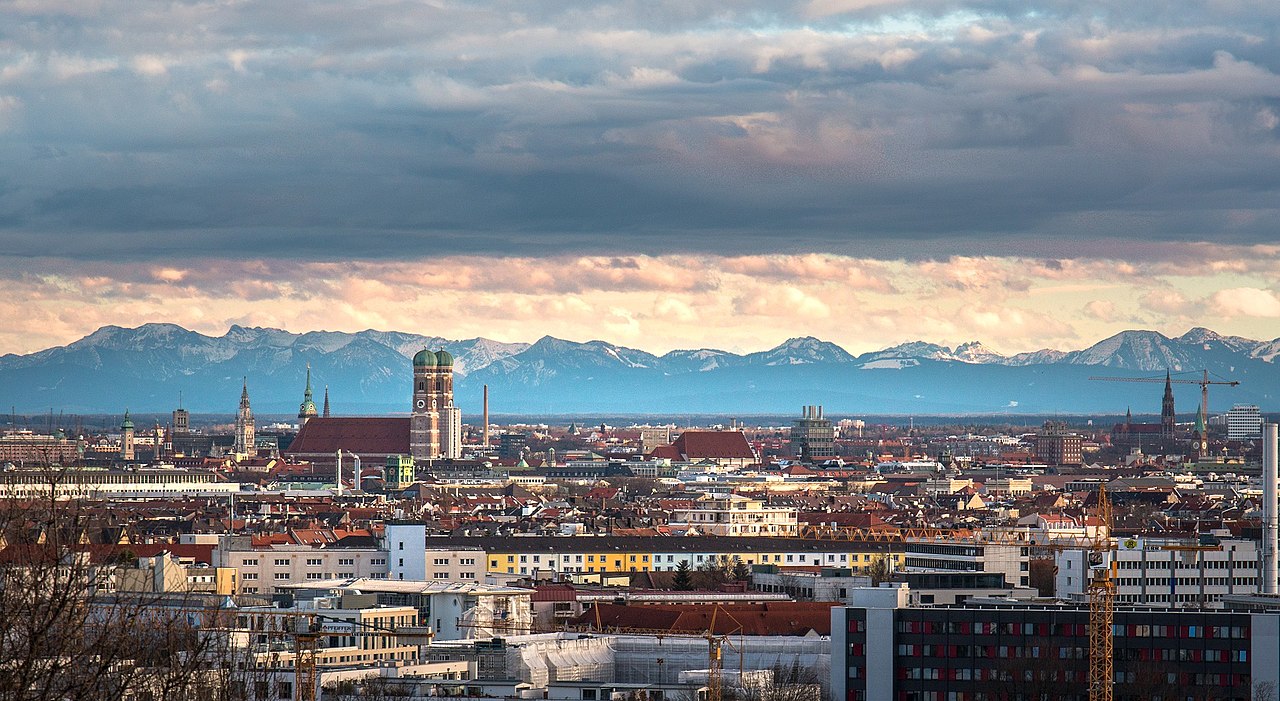 München, Deutschland: Besonderheiten der Region, Sehenswürdigkeiten, Landschaft, Routen